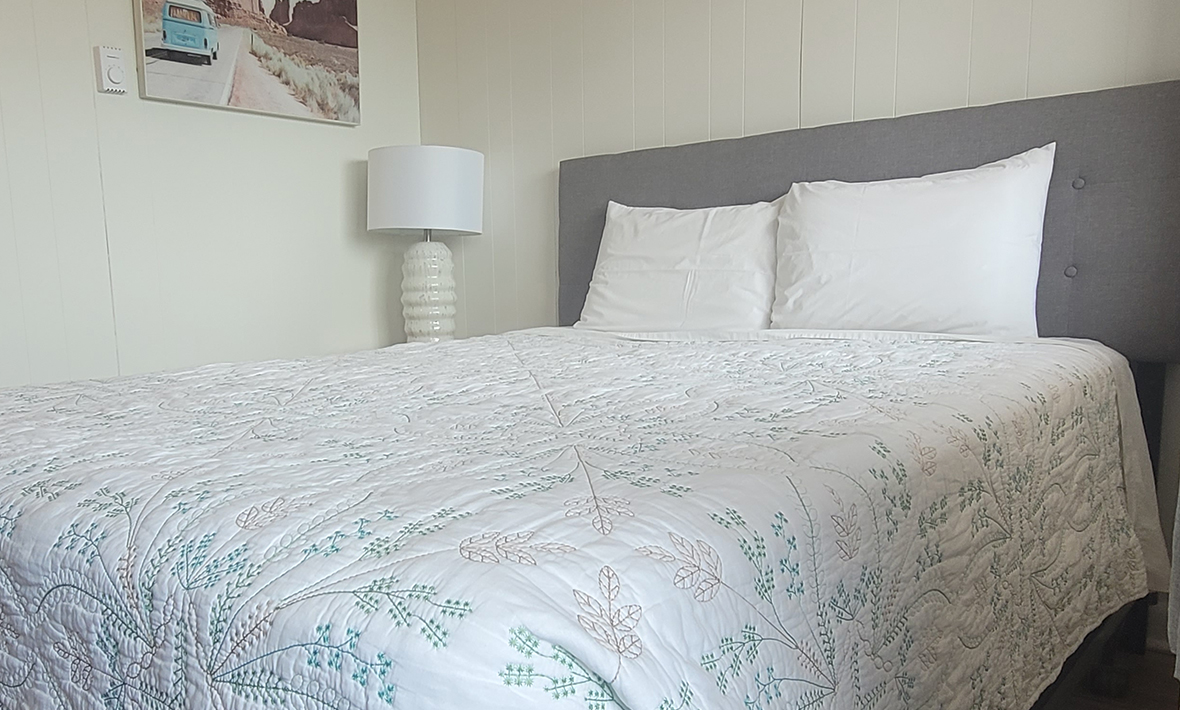 Single Queen Bed